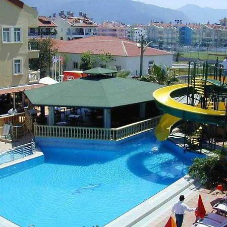 مرمريس Maxwell Holiday Club المظهر الخارجي الصورة