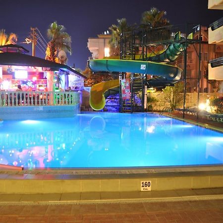مرمريس Maxwell Holiday Club المظهر الخارجي الصورة