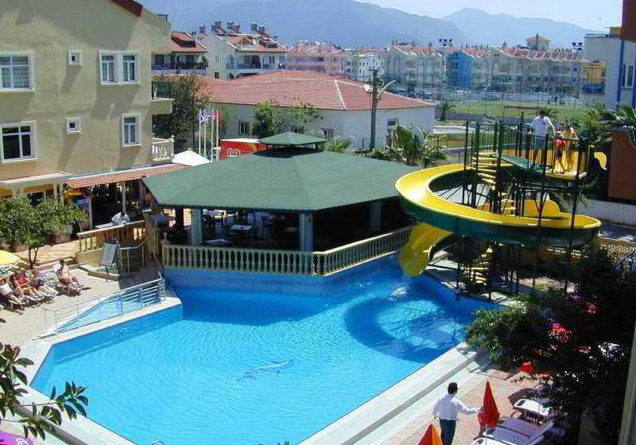 مرمريس Maxwell Holiday Club المظهر الخارجي الصورة