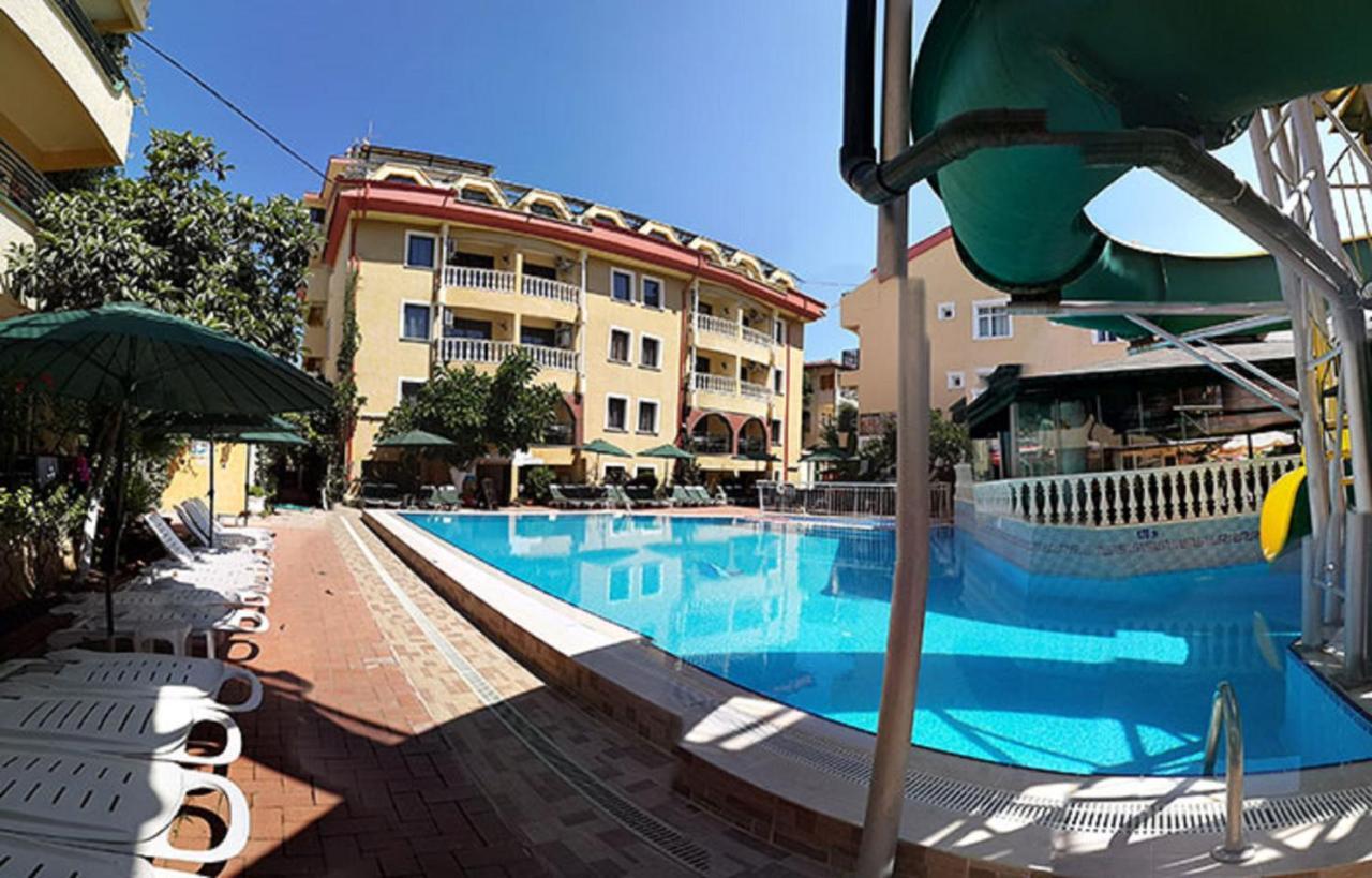 مرمريس Maxwell Holiday Club المظهر الخارجي الصورة