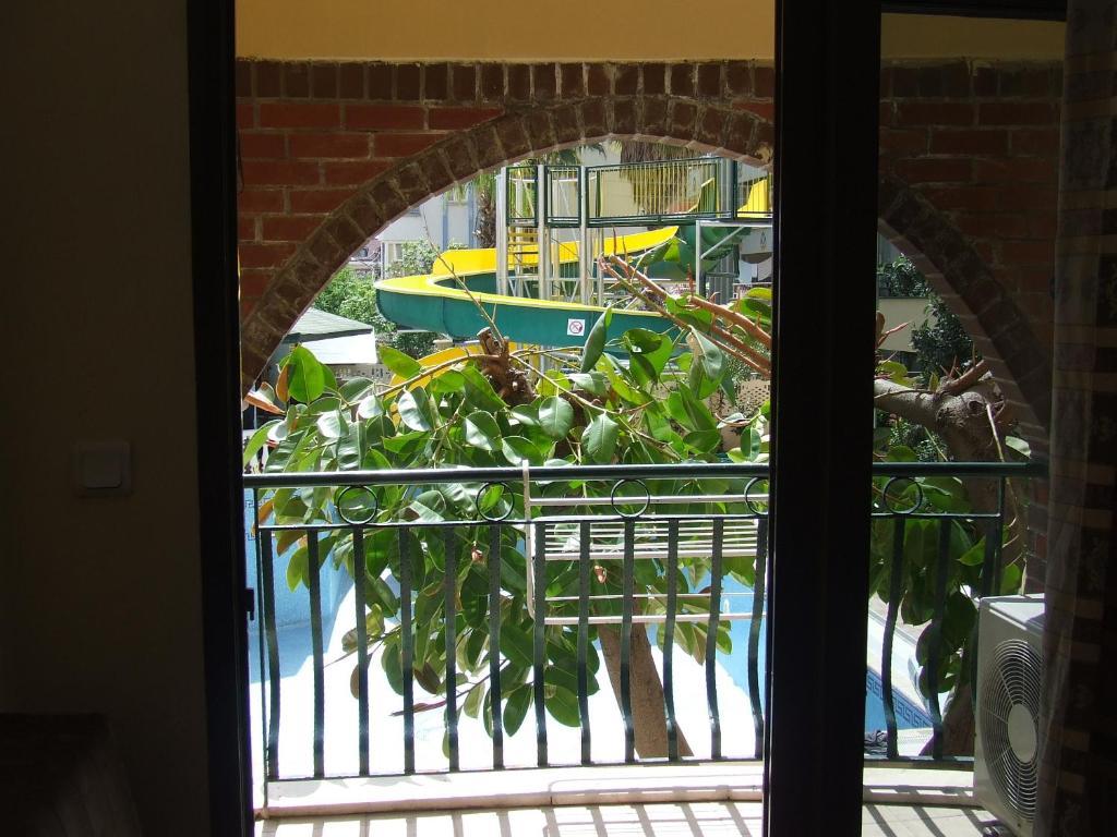 مرمريس Maxwell Holiday Club المظهر الخارجي الصورة