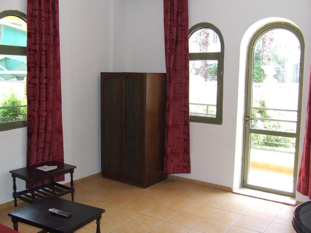 مرمريس Maxwell Holiday Club المظهر الخارجي الصورة