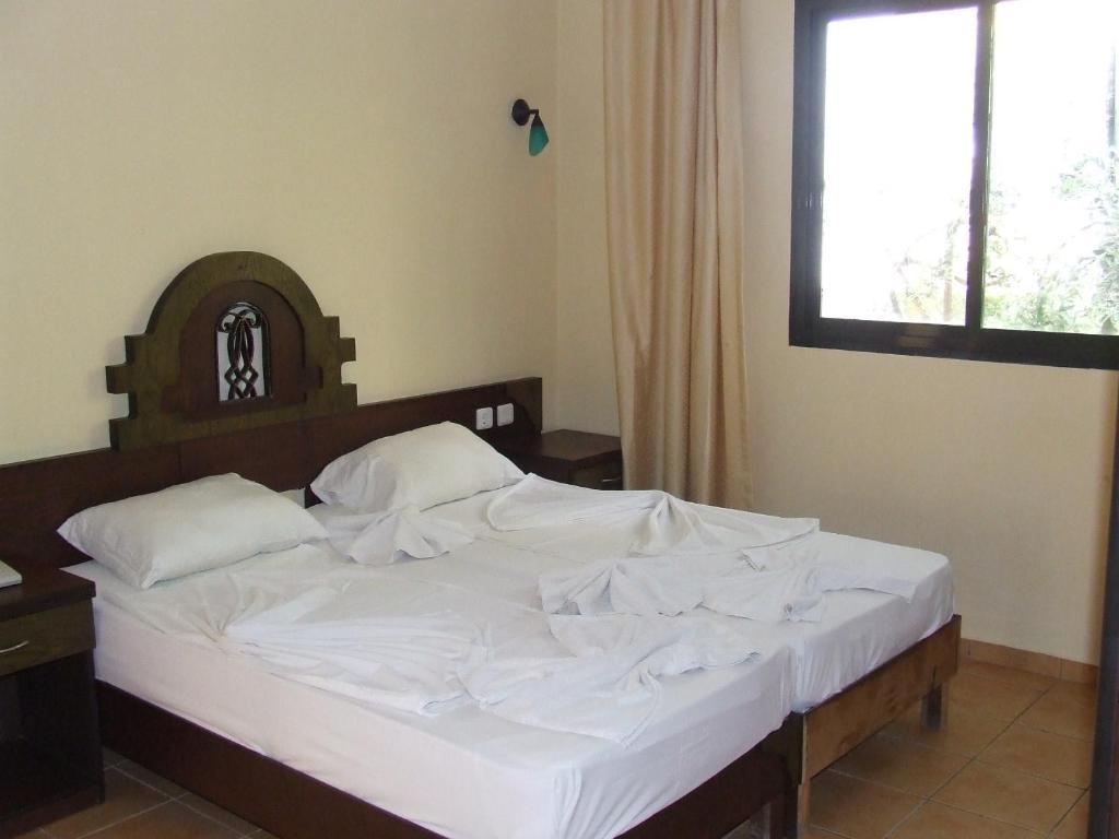 مرمريس Maxwell Holiday Club المظهر الخارجي الصورة