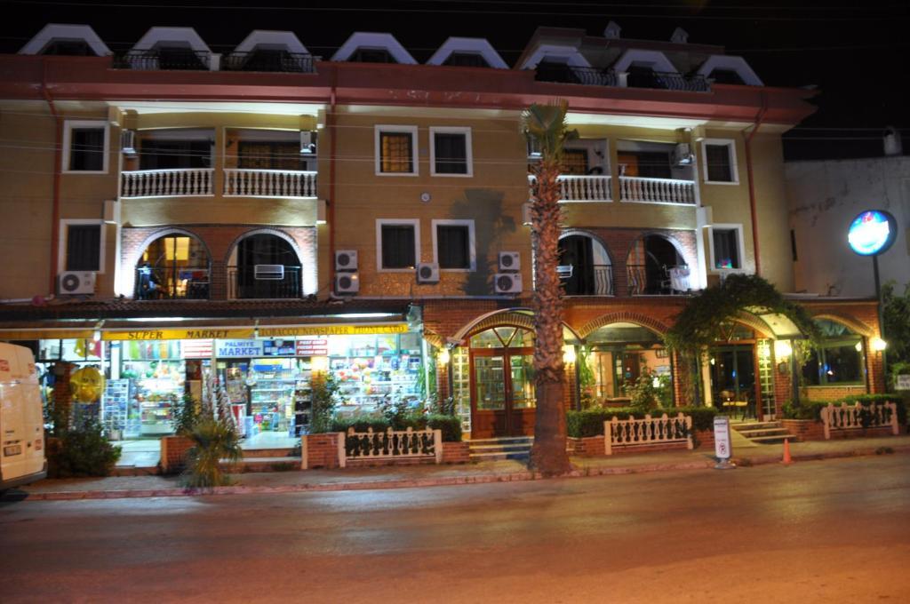 مرمريس Maxwell Holiday Club المظهر الخارجي الصورة
