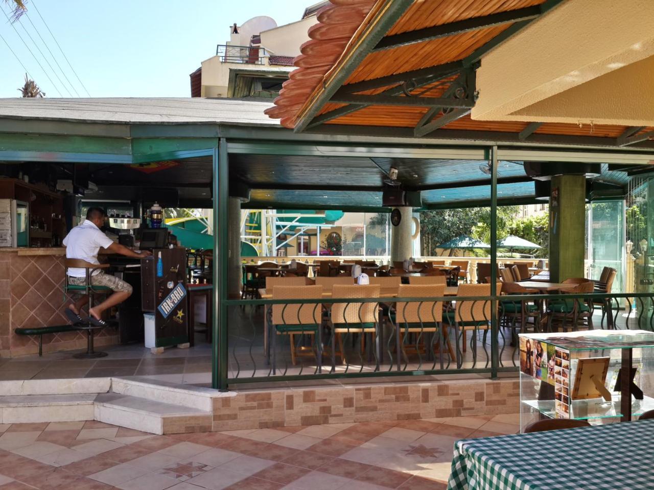 مرمريس Maxwell Holiday Club المظهر الخارجي الصورة