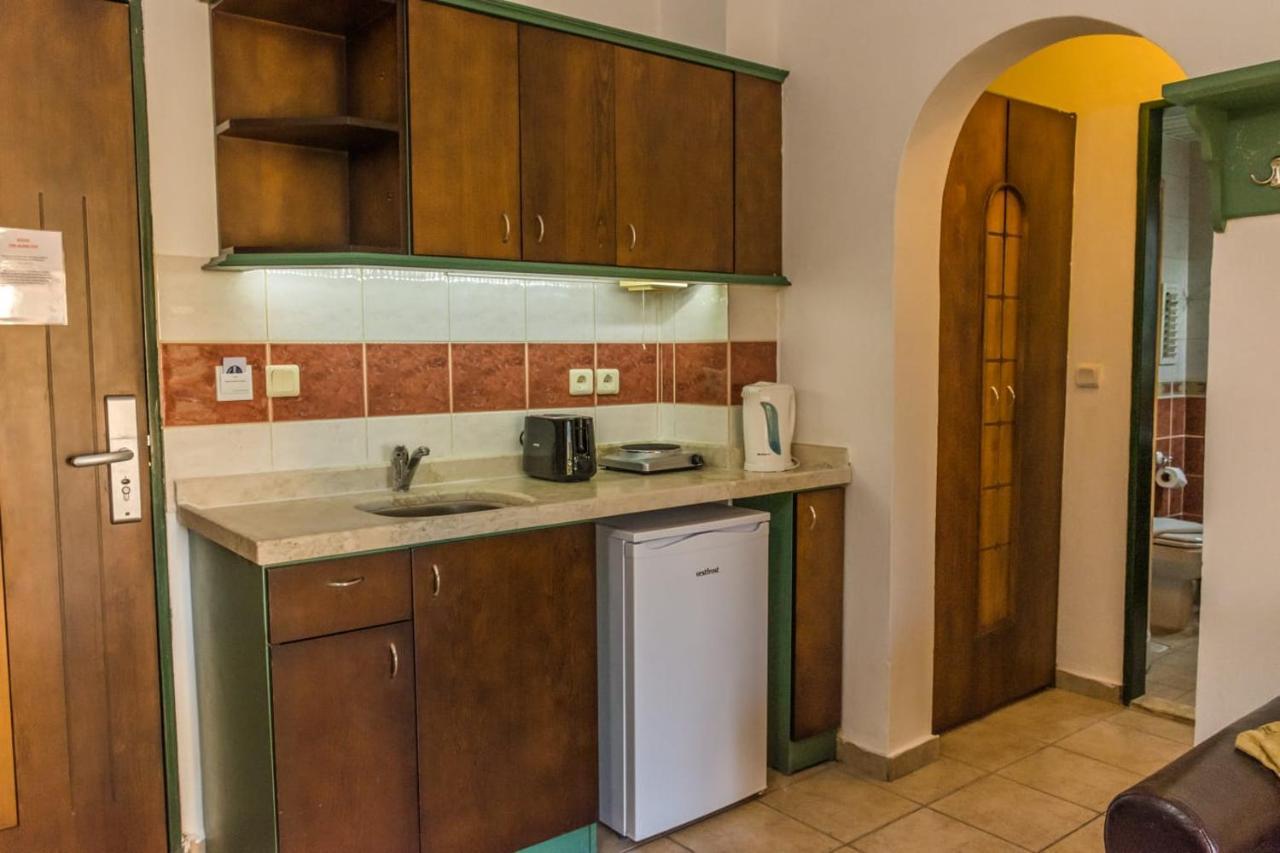 مرمريس Maxwell Holiday Club المظهر الخارجي الصورة