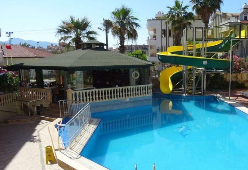 مرمريس Maxwell Holiday Club المظهر الخارجي الصورة