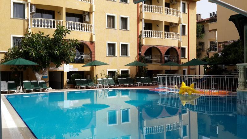 مرمريس Maxwell Holiday Club المظهر الخارجي الصورة