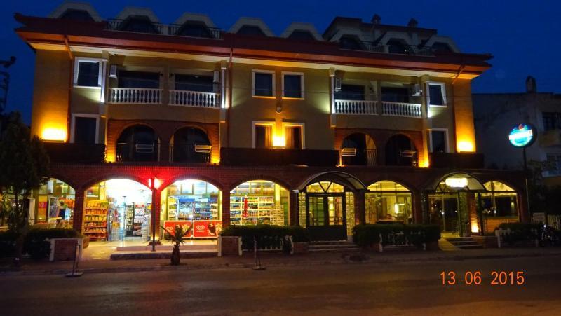 مرمريس Maxwell Holiday Club المظهر الخارجي الصورة
